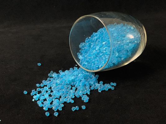 Outsoleは青く柔らかいポリ塩化ビニールの微粒の履物のサンダルを追い出す