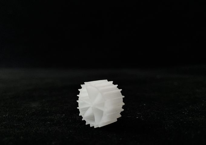 Y2 10X7mm再生利用できるMBBRフィルター媒体の水産養殖の魚のいる池 0