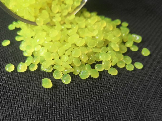 水晶ポリ塩化ビニールの混合物1.19g/cm3柔らかいポリ塩化ビニールの微粒はホースで水を掛ける 1
