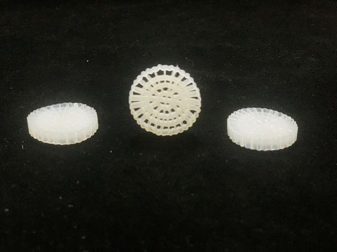 白いバージンのHDPE Y2 K3 Aquaponics MBBRフィルター媒体11X7mm 0