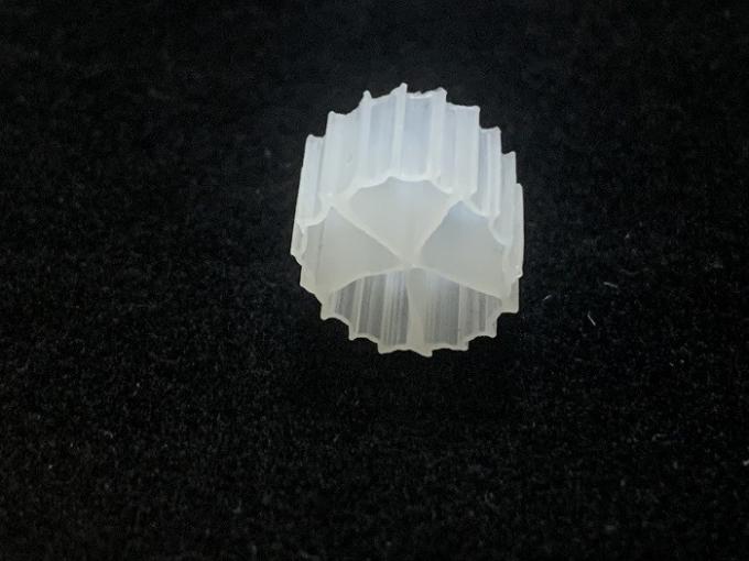 25X4 mm K5の浮遊ビード フィルター媒体のKoiの池のアクアリウム 0