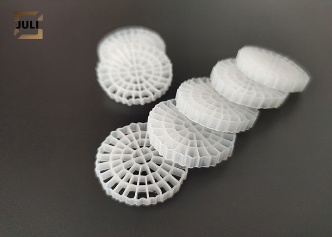 プラスチック アクアリウムのバージンのHDPE生物的フィルター媒体の低負荷の消費 0